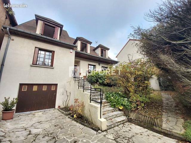 Maison 9 pièces 205 m²