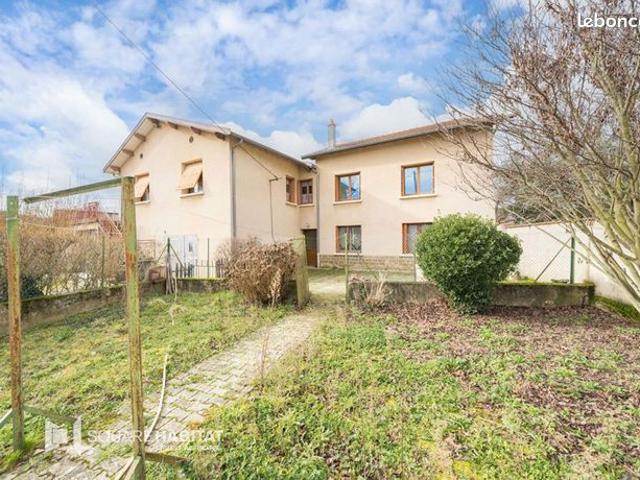 Maison 9 pièces 205 m²