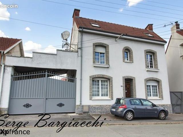 Maison 9 pièces 205 m²