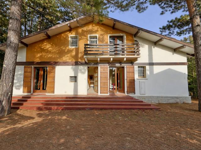 Maison 9 pièces 208 m²