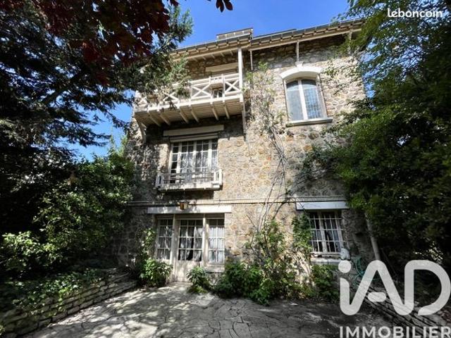 Maison 9 pièces 205 m²