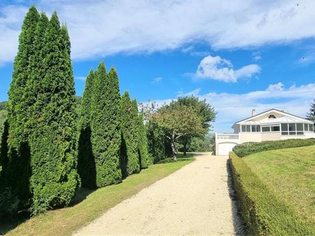Maison 9 pièces 205 m²