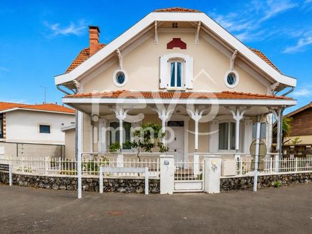 Maison 9 pièces 205 m²
