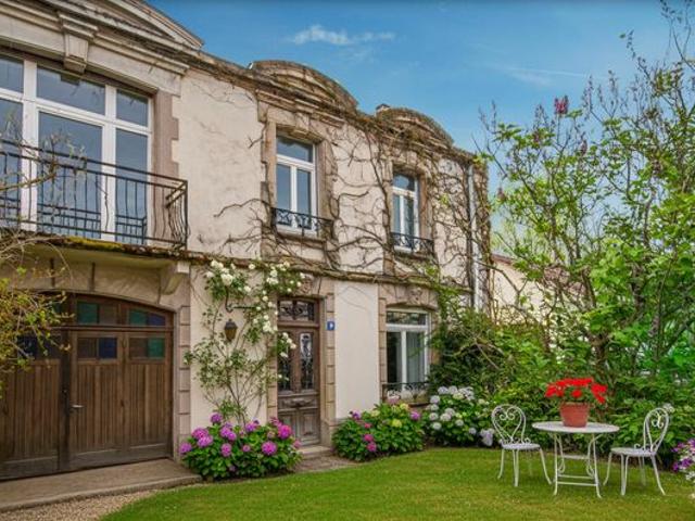 Maison 9 pièces 205 m²