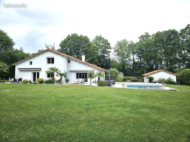 Maison 9 pièces 205 m²