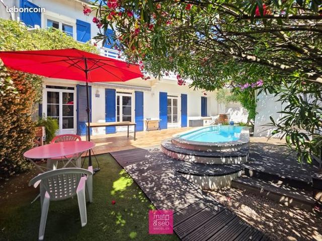 Maison 9 pièces 205 m²