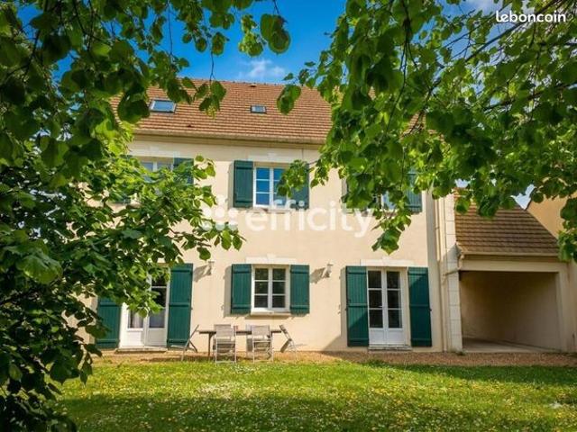 Maison 9 pièces 205 m²