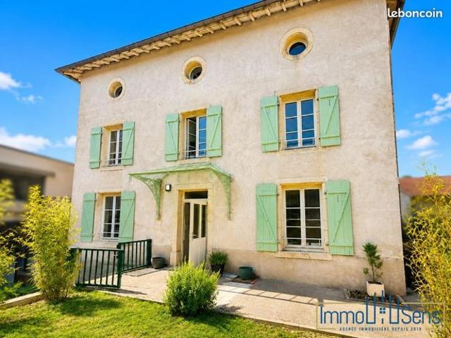 Maison 9 pièces 228 m²