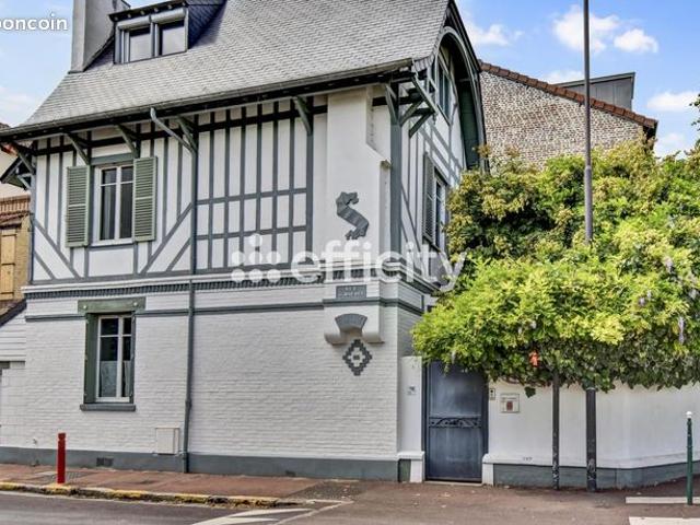 Maison 9 pièces 206 m²