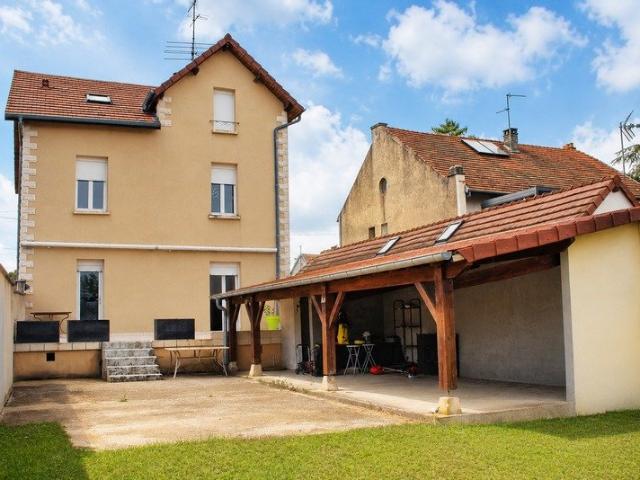 Maison 9 pièces 206 m²