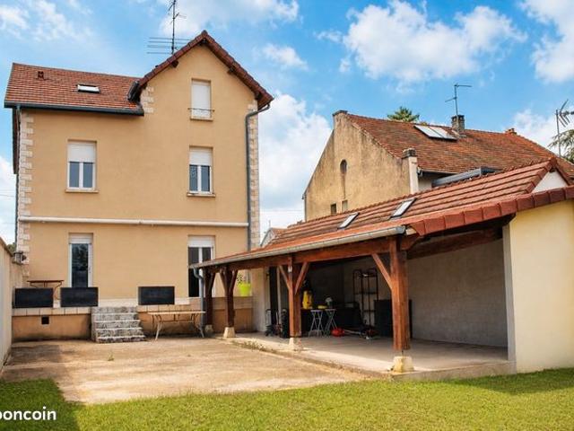 Maison 9 pièces 206 m²