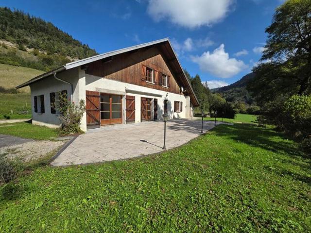 MAISON 9 PIECES 206m² SUR 13.91 ARES 299000 EUROS