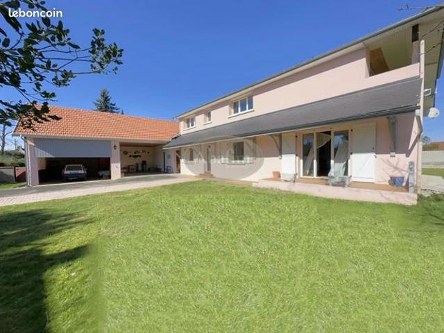 Maison 9 pièces 207 m²