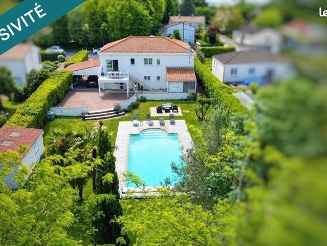 Maison 9 pièces 207 m²