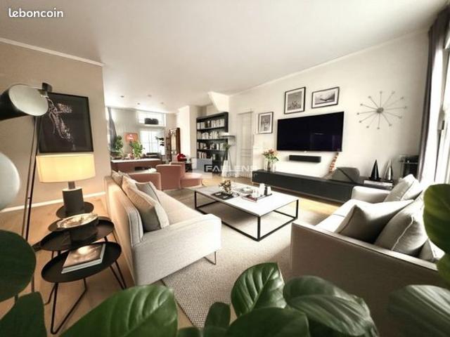 Maison 9 pièces 207 m²