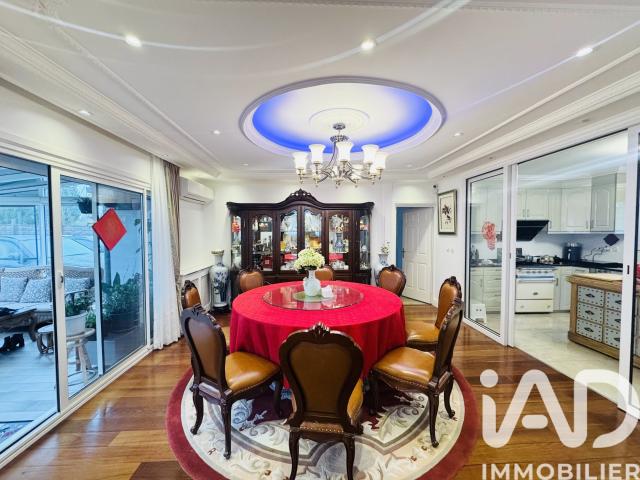 Maison 9 pièces 207 m²