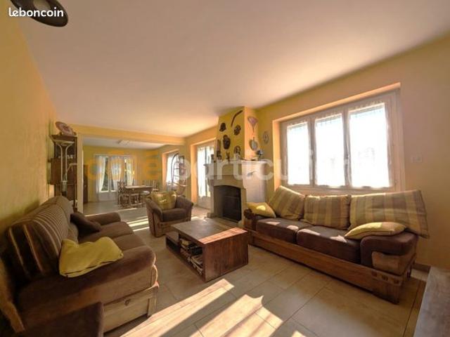 Maison 9 pièces 207 m²