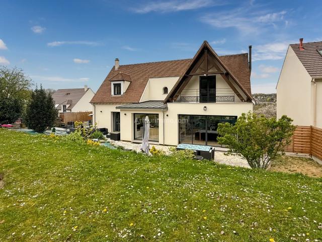 Maison 9 pièces 234 m²