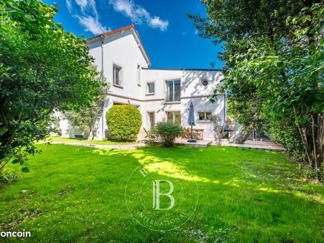 Maison 9 pièces 207 m²