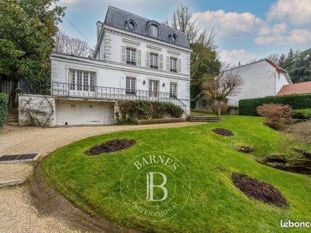 Maison 9 pièces 208 m²