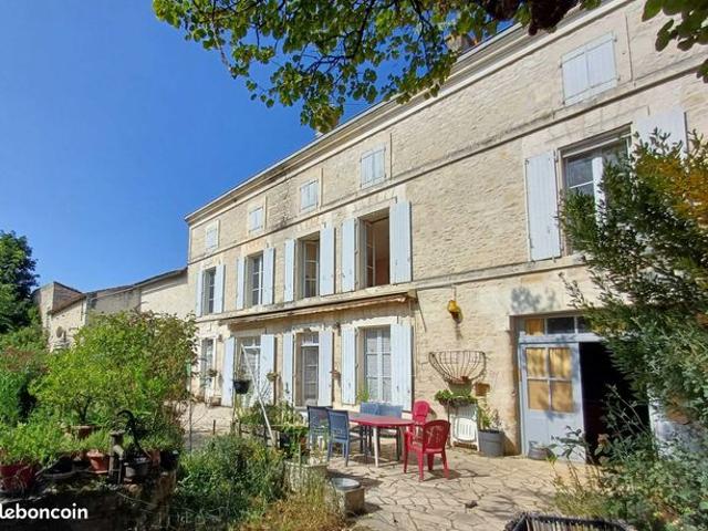 Maison 9 pièces 208 m²