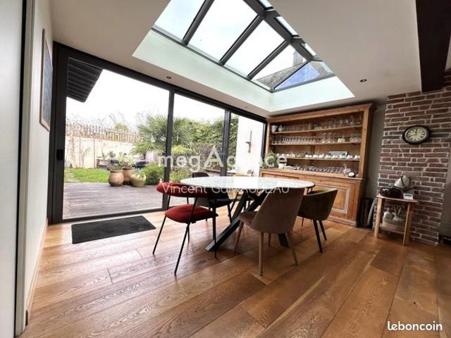 Maison 9 pièces 208 m²