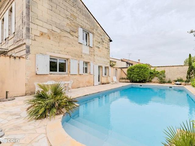 Maison 9 pièces 208 m²