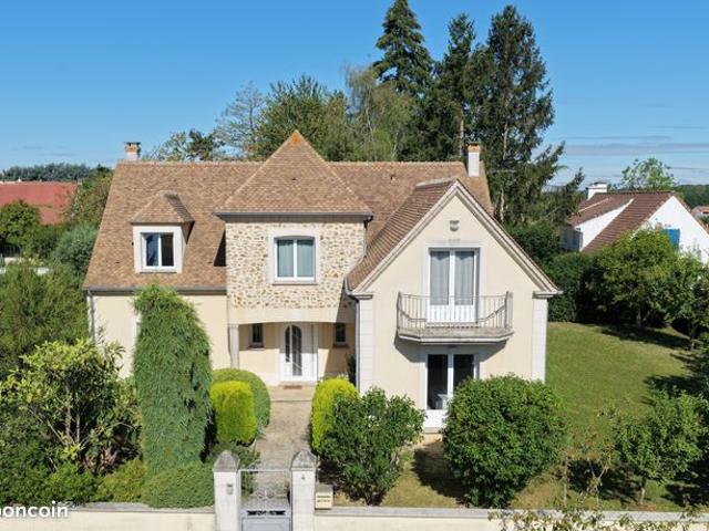 Maison 9 pièces 208 m²