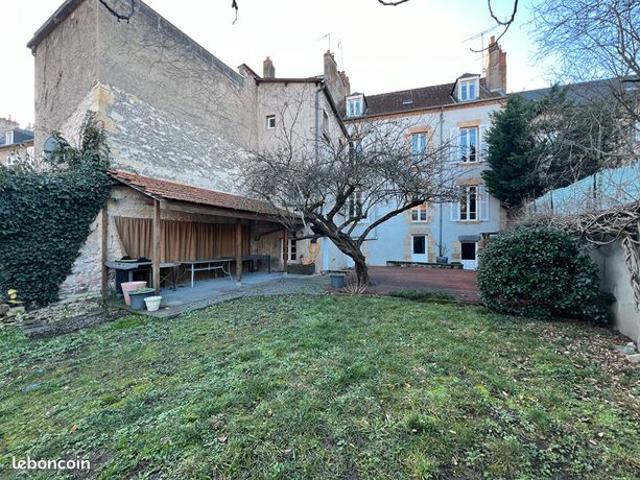 Maison 9 pièces 209 m²