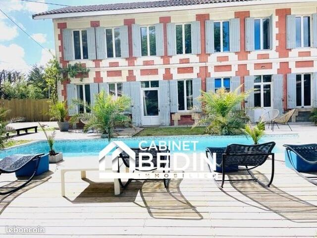 Maison 9 pièces 209 m²