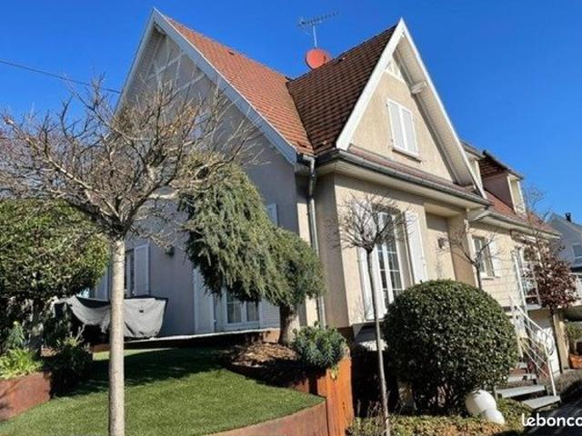Maison 9 pièces 209 m²