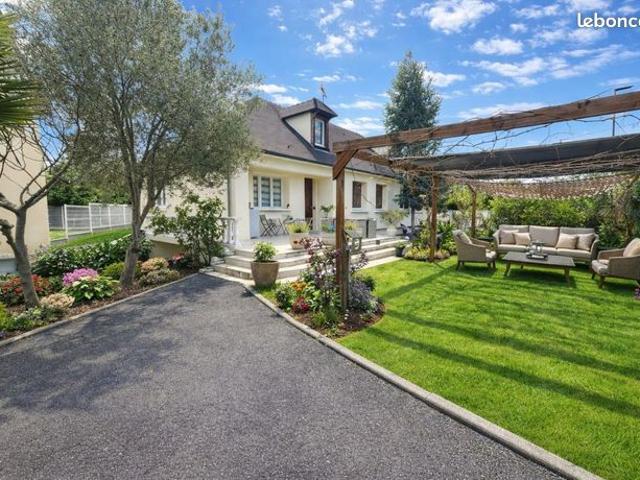 Maison 9 pièces 209 m²