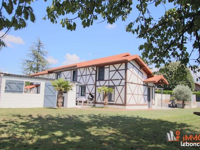 Maison 9 pièces 200 m²
