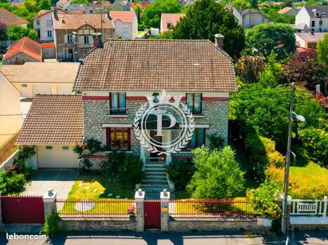 Maison 9 pièces 200 m²