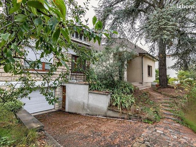 Maison 9 pièces 200 m²