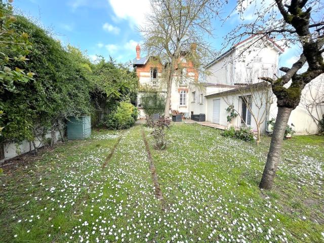 Maison 9 pièces 200 m²