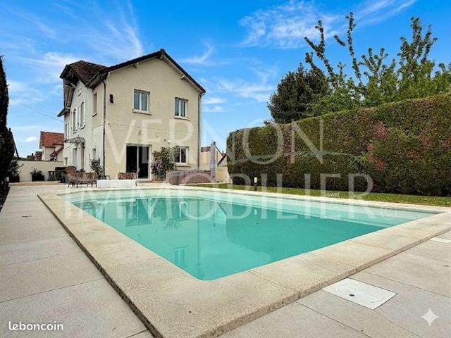 Maison 9 pièces 200 m²