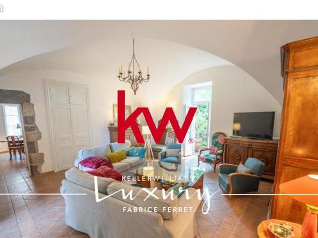Maison 9 pièces 200 m²