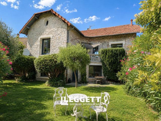 Maison 9 pièces 200 m²
