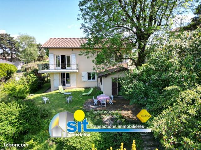 Maison 9 pièces 200 m²