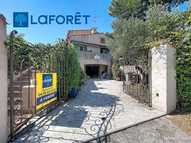 Maison 9 pièces 200 m²