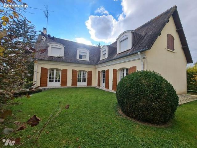 Maison 9 pièces 200 m²