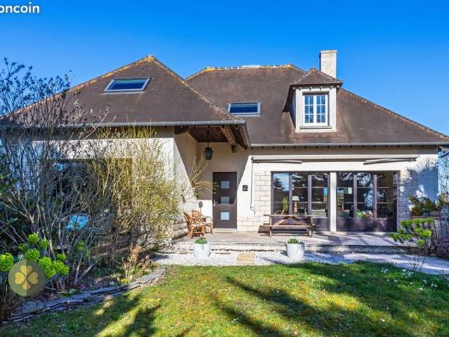 Maison 9 pièces 200 m²