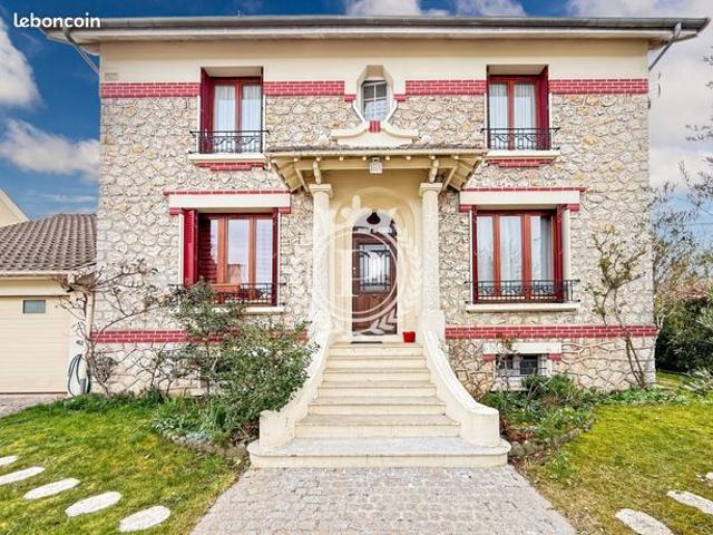 Maison 9 pièces 200 m²