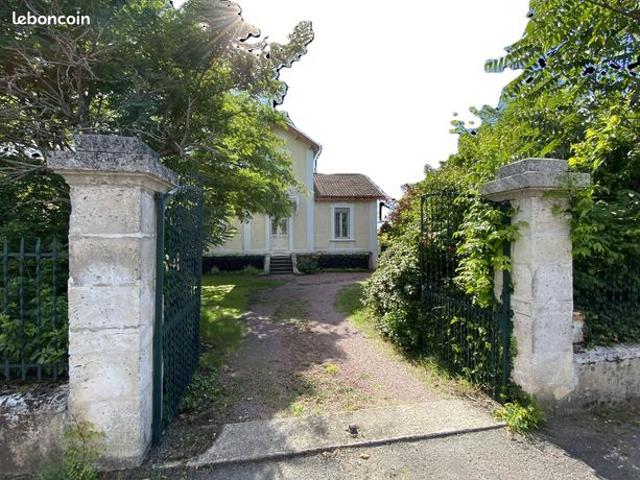Maison 9 pièces 200 m²