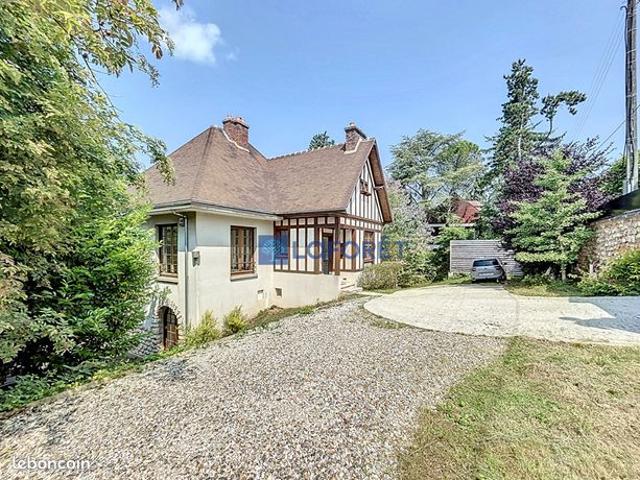 Maison 9 pièces 200 m²