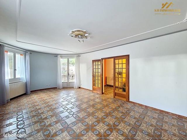Maison 9 pièces 200 m²