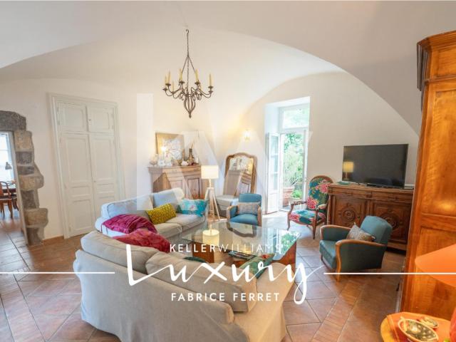 Maison 9 pièces 200 m²