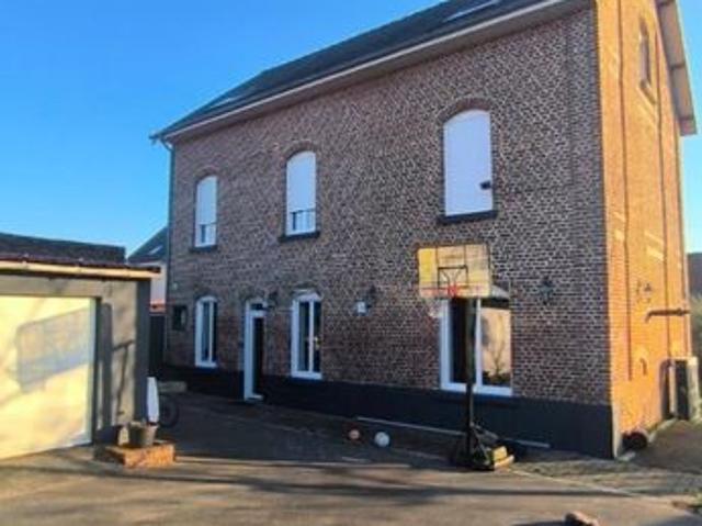 Maison 9 pièces 201 m²