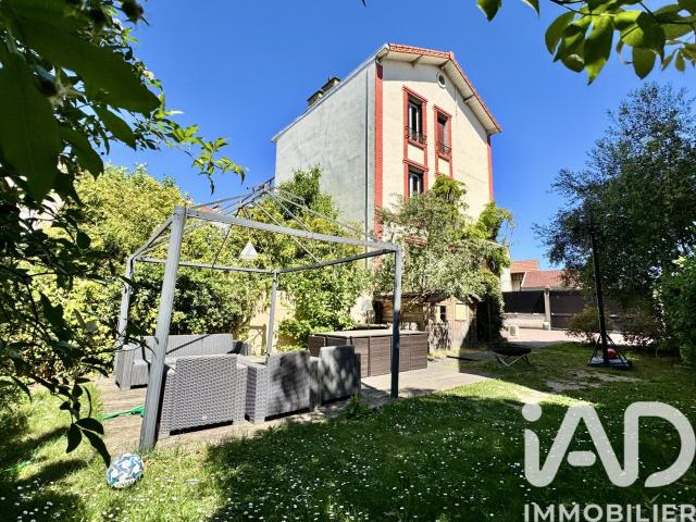 Maison 9 pièces 201 m²